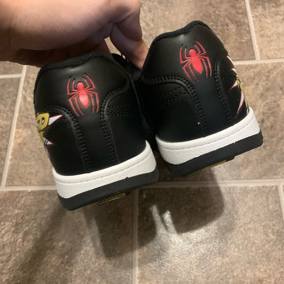 Heelys Skate Spiderman/Marvel Special Edition Shoes HES10496 - Picture 5 of 8